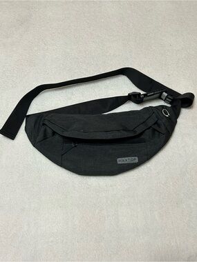 Black Men's Sling Waist Bag - Adjustable Crossbody Pack